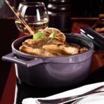 Lava Döküm Yuvarlak Tencere. Trendy ÇAP(Ø)28CM.  - Mor - Görsel 4