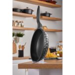 Taç Bella Döküm Tava Siyah 28 cm