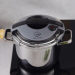 Karaca Orbit Indüksiyon Tabanlı Düdüklü Tencere Seti 6+8 L Siyah - Görsel 2