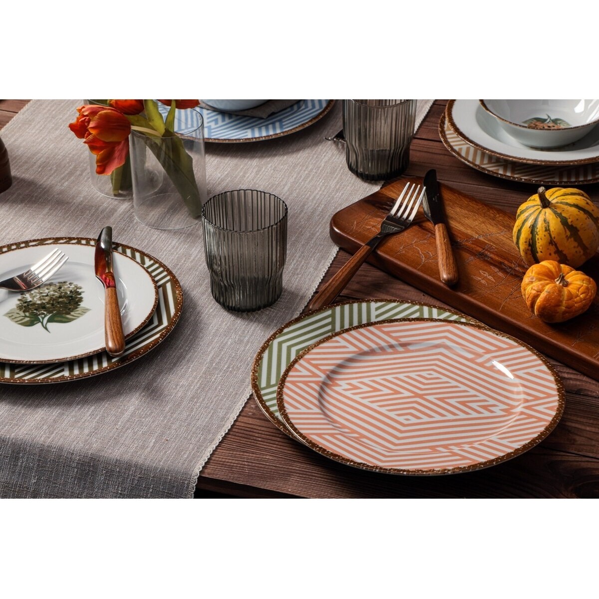 110000599754379.jpg Porland Ortanca 6 Kişilik 24 Parça Porselen Yemek Takımı - Görsel 1