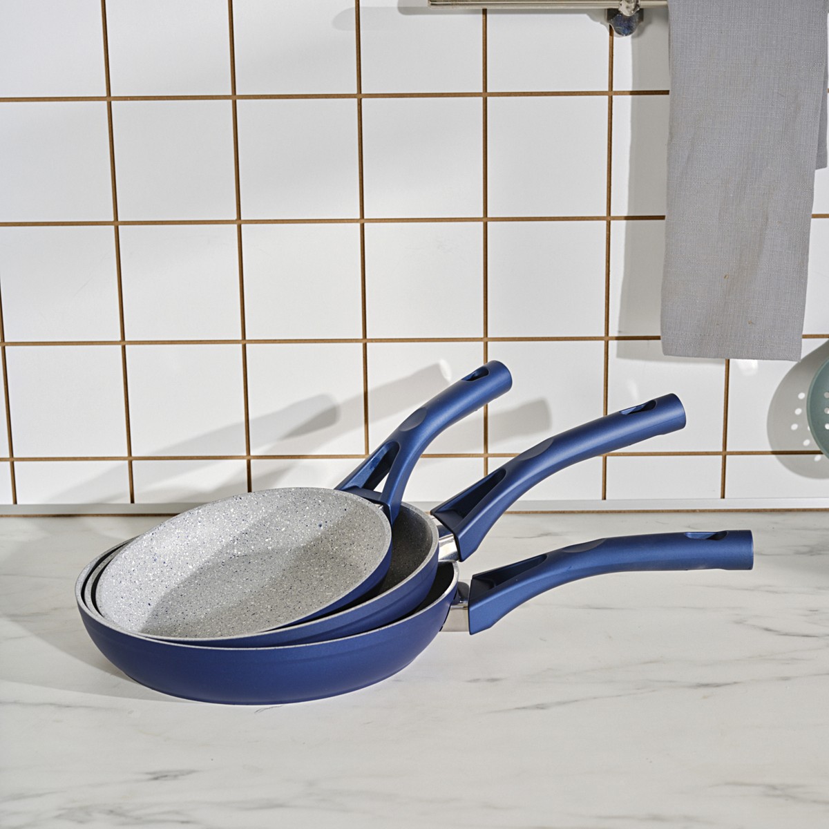 110000681113435.jpg Karaca Biogranit Granit Kaplama 3 Parça Düz 20 24 26 cm Tava Seti - Görsel 1