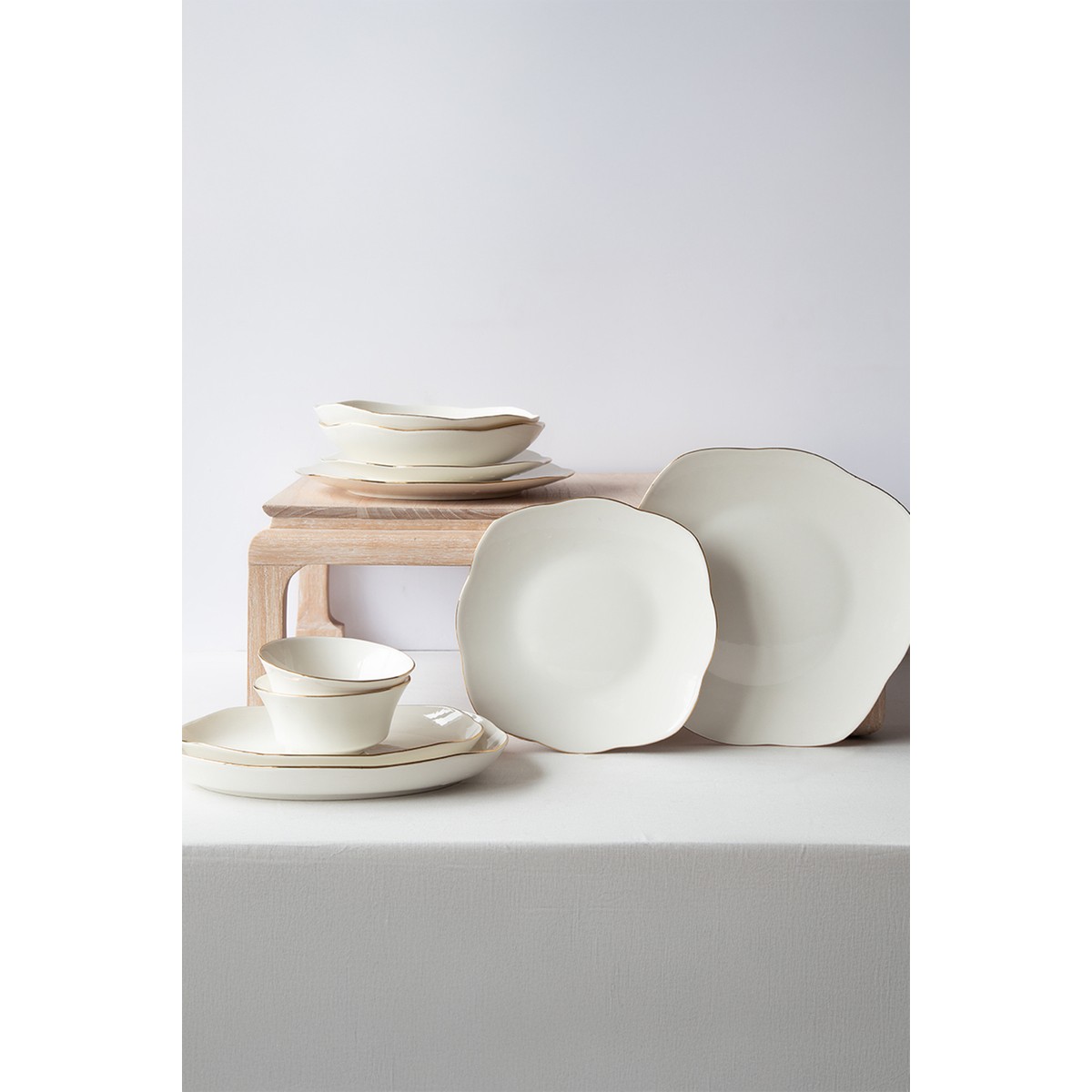 110000803298570.jpg Kütahya Porselen Vilya Altın File 51 Parça 12 Kişilik Bone Porselen Yemek Takımı - Görsel 1