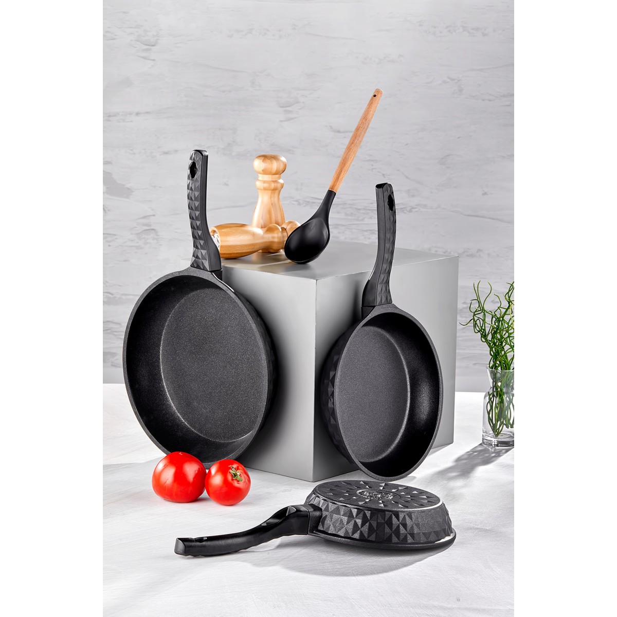 110000818994822.jpg Taç Bella Döküm 3'lü Tava Seti Siyah - Görsel 1