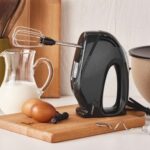 Karaca El Mikseri 425 W Paslanmaz Çelik Çırpıcı ve Yoğurma Aparatlı Ergonomik Shiny Black Tasarım