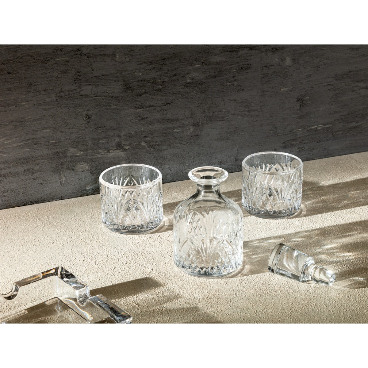 110001122880879.jpg Madame Coco Aron 3 Parça Cam Viski Karaf Seti - Kapaklı - Görsel 1