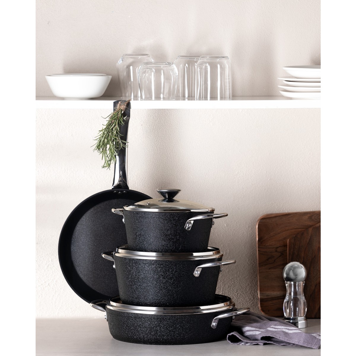 110001127847661-2.jpg Madame Coco Titanium 7 Parça Tencere Seti Noir - Siyah - Görsel 1