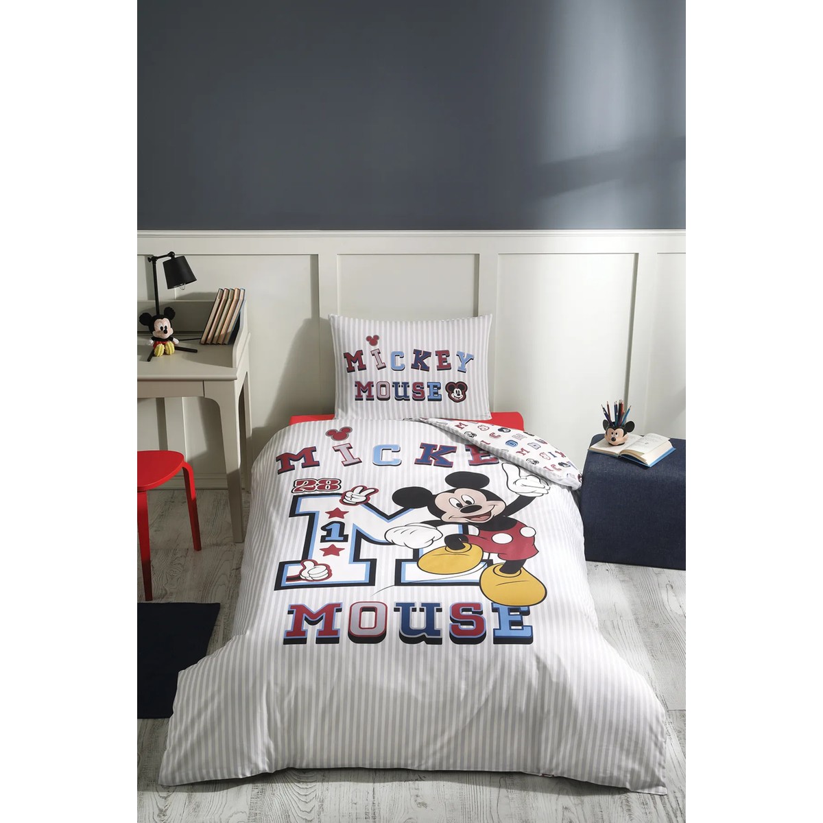 110001130207851.jpg Özdilek Mickey Mouse College Tek Kişilik Disney Lisanslı Lastikli Çarşaf Çocuk Nevresim Takım 9714 - Görsel 1