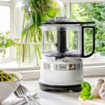 KitchenAid Mini Mutfak Robotu 240 W 830 ml – Kompakt, Paslanmaz Çelik Bıçaklı, Almond Cream, Tek Tuşla Kolay Kullanım - Görsel 3