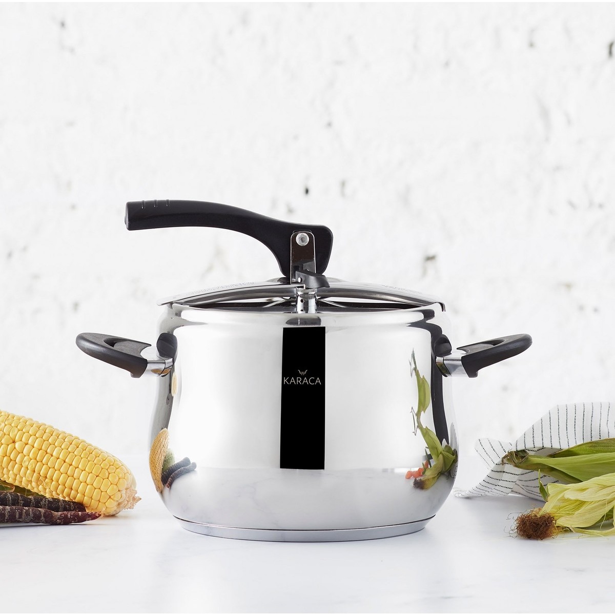 110001199180974.jpg Karaca Retro Paslanmaz Çelik İndüksiyon Tabanlı Düdüklü Tencere 6 Lt - Görsel 1