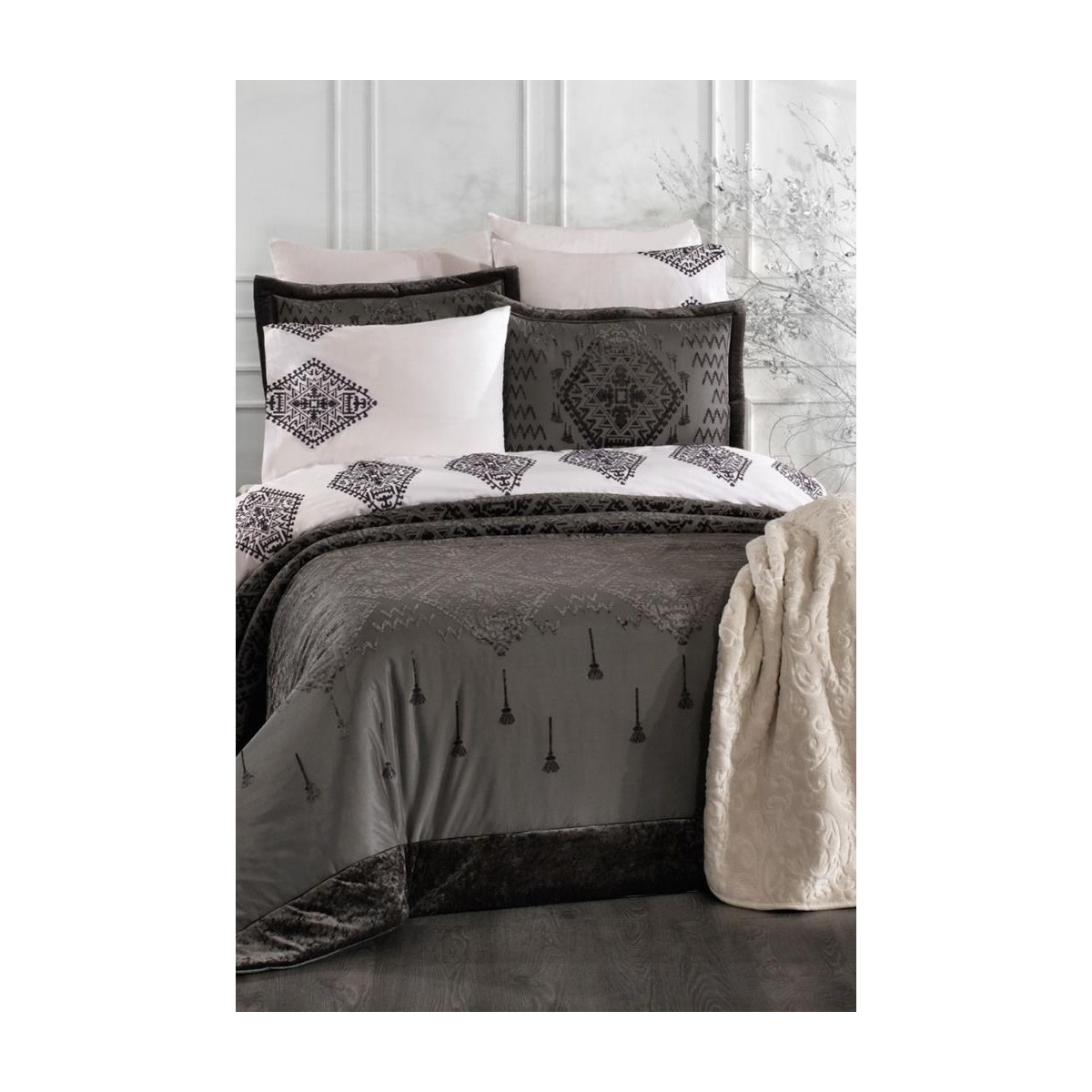 110001213652415.jpg Çeyiz Diyarı Mercan 10 Parça Battaniyeli Çeyiz Seti Antrasit - Görsel 1