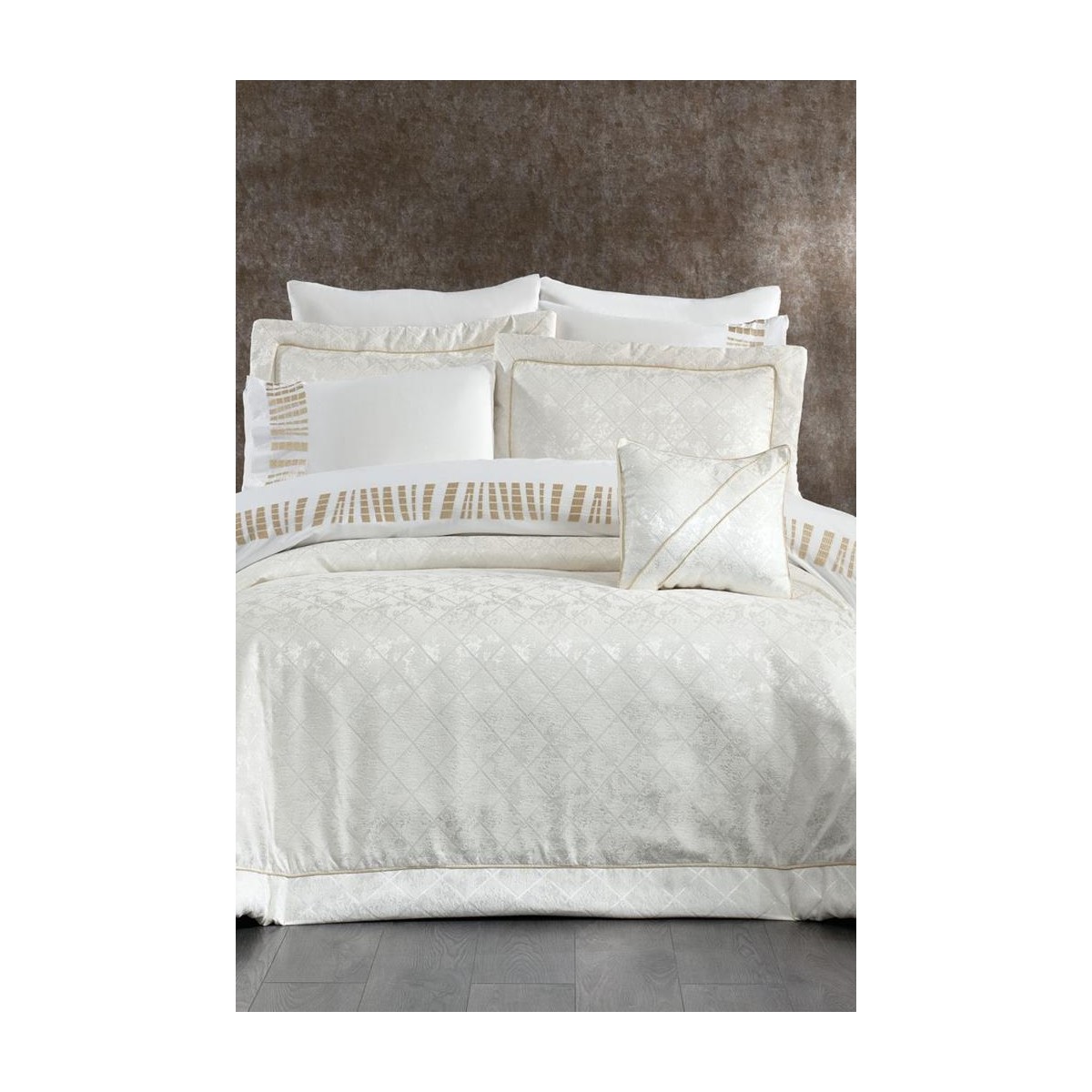 110001217054622.jpg Çeyiz Diyarı Beren Jakarlı 10 Parça Çeyiz Seti Krem - Görsel 1