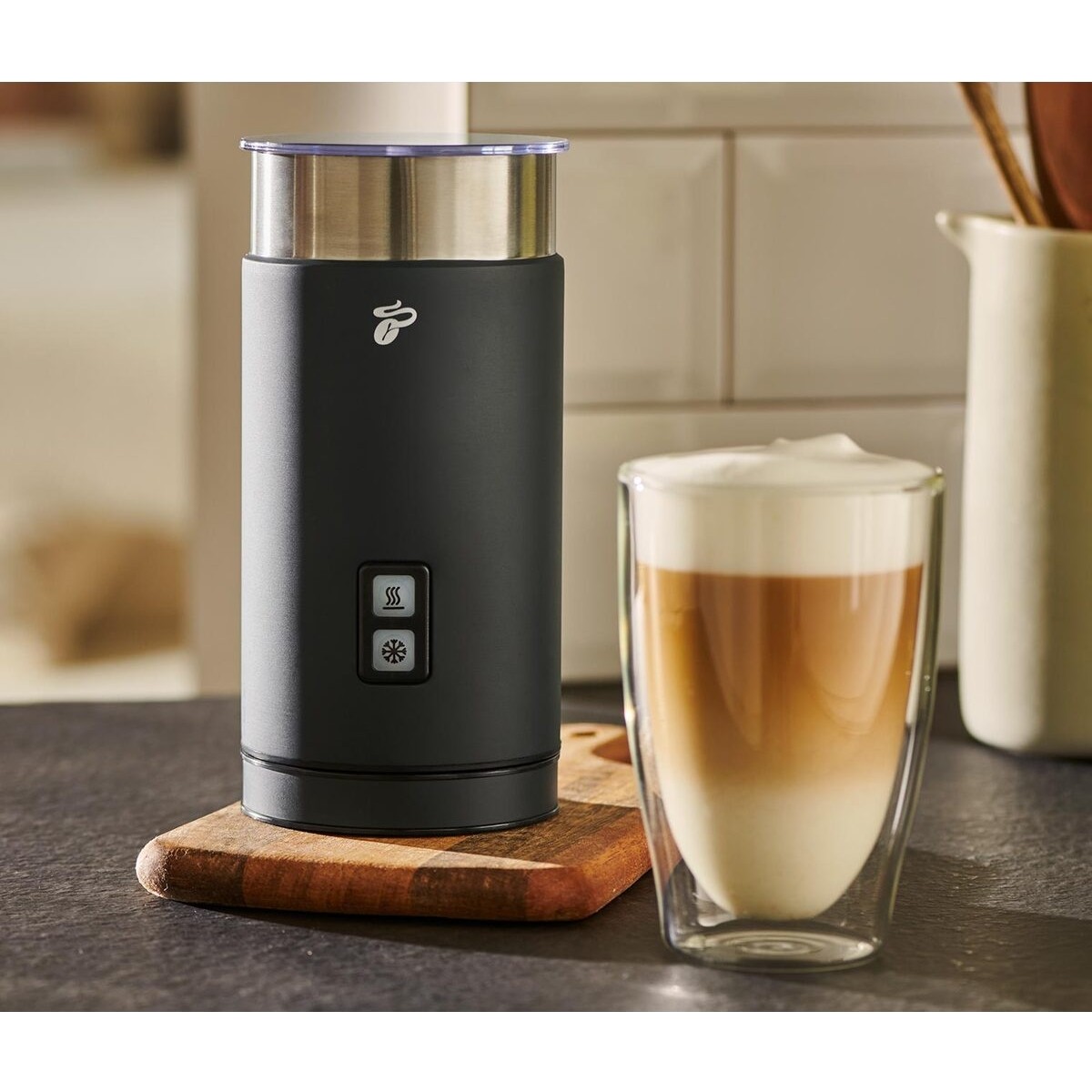 110001225408458.jpg Siyah Elektrikli Süt Köpürtücü, Şık ve Pratik Kullanım - Görsel 1