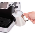Köpürtücü ve Isıtmalı Espresso Makinesi, Dayanıklı Titanium Tasarım - Görsel 3