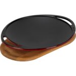 Lava Döküm Yuvarlak Saç Kavurma Tavası Döküm Demir Yekpare Çift Kulplu Kayın Servis Ahşabı ÇAP(Ø)28CM.-BORDO - Görsel 2