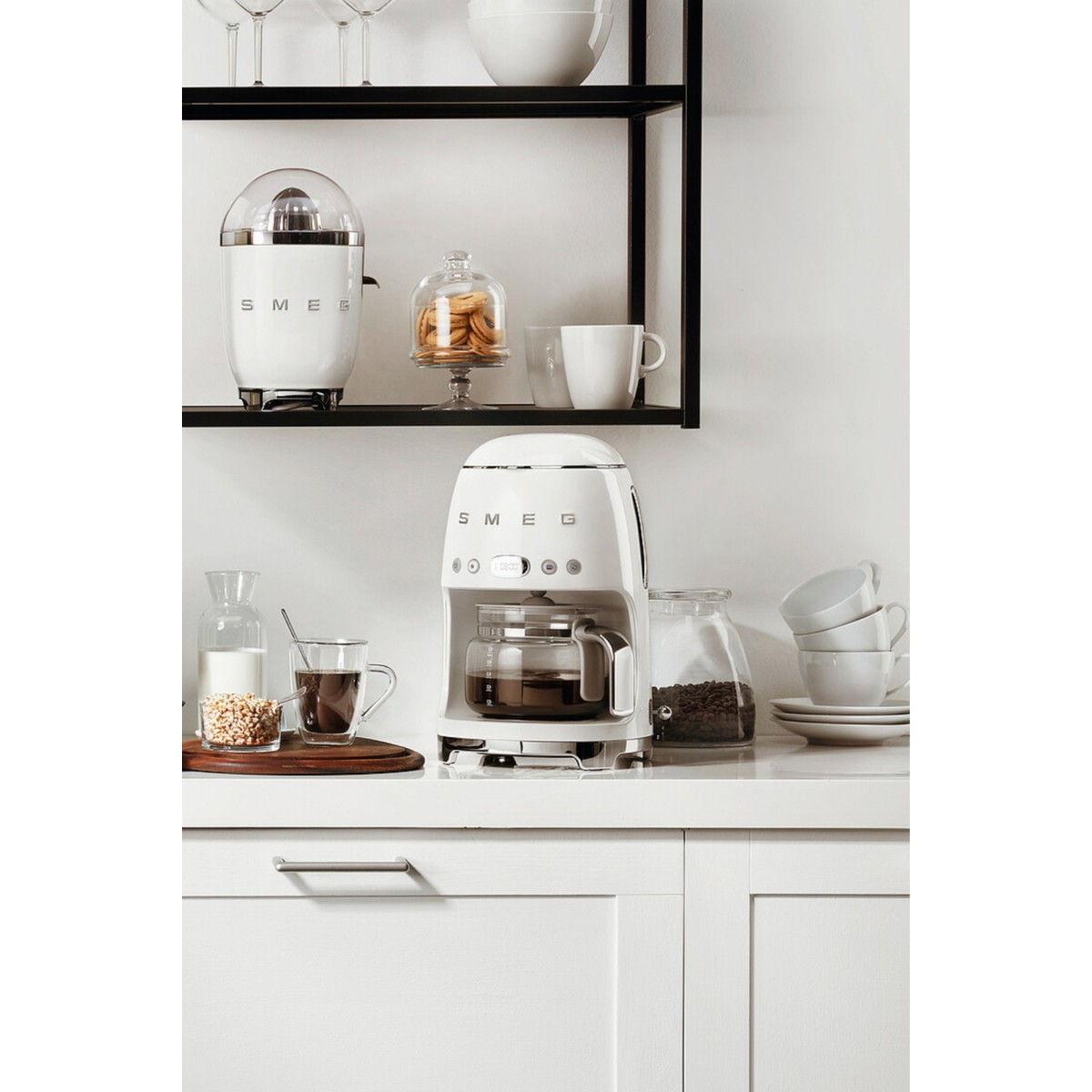 110001236448242.jpg SMEG DCF02WHEU BEYAZ FİLTRE KAHVE MAKİNESİ - Görsel 1